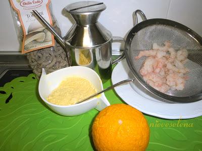 Torcetti con gambones y salsa de azafrán