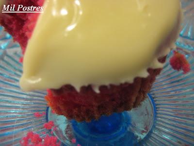 Desafío marzo Daring Bakers Magadalenas o cupcakes de remolacha con crema de queso