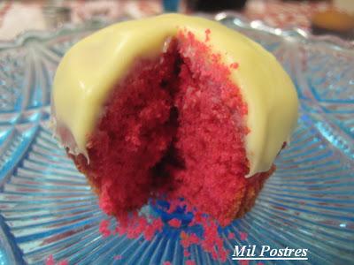 Desafío marzo Daring Bakers Magadalenas o cupcakes de remolacha con crema de queso