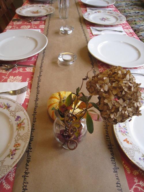 VISTE TU MESA CON PAPEL CRAFT