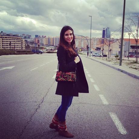 Look con un toque de color