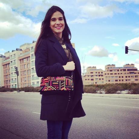 Look con un toque de color