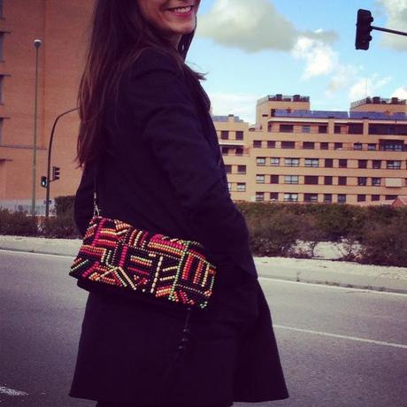 Look con un toque de color