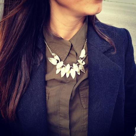 Look con un toque de color