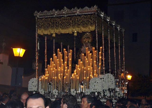 María Santísima de los Dolores, tras el Señor de las Penas.