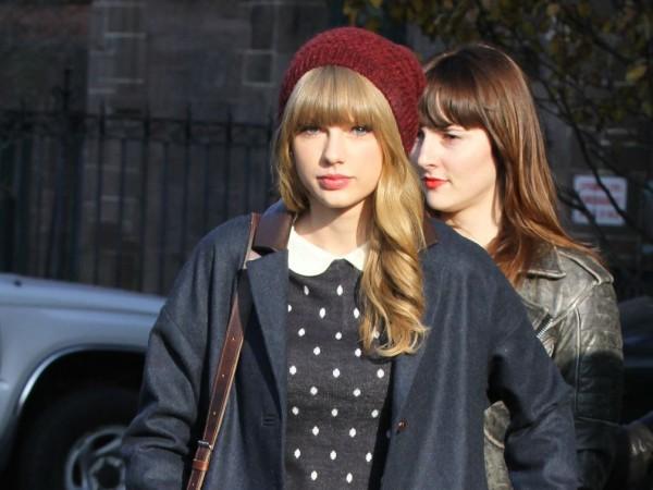 Quién es el hombre que consuela a Taylor Swift