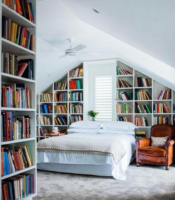 UN DORMITORIO DISEÑADO PARA MUCHOS LIBROS