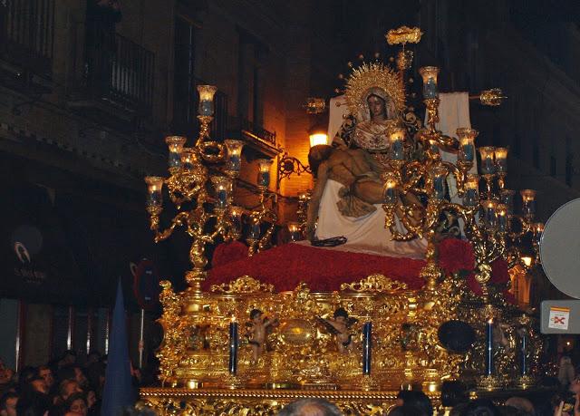 El Cristo de la Misericordia y Nuestra Señora de la Piedad, llegando al Baratillo.