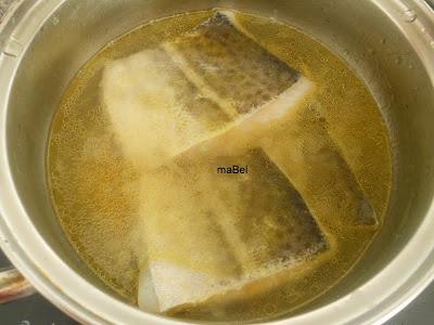 Faba de Lourenza con bacalao y aioli de azafran