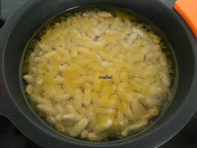 Faba de Lourenza con bacalao y aioli de azafran