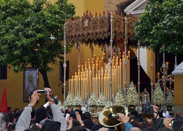 María Santísima del Buen Fin, saliendo de San Martín.