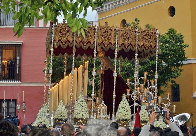 María Santísima del Buen Fin, saliendo de San Martín.