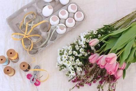 materiales-necesarios-para-el-tutorial huevos-cintas-flores