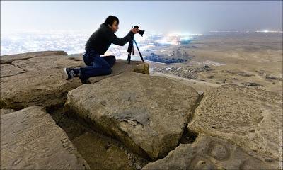 Burlan la seguridad para fotografiar desde lo alto de las Pirámides de Egipto