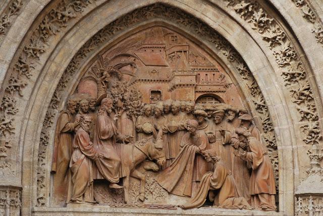 La historia permanece subsumida en las inadvertidas a veces creaciones de Arte.