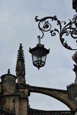 La historia permanece subsumida en las inadvertidas a veces creaciones de Arte.