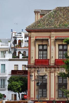 La historia permanece subsumida en las inadvertidas a veces creaciones de Arte.