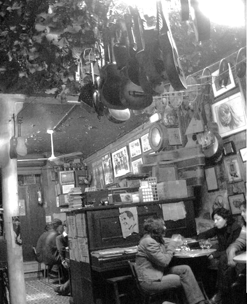 BARCELONA...CAN QUIMET, ENFRENTE DEL CINE BOSQUE, EL BAR DE LAS GUITARRAS...29-03-2013...
