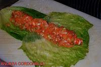 FINGER - FOOD: CROMESQUI DE CASTAÑA Y MAKI SUSHI DE LANGOSTINOS EN ENSALADA. ALTA COCINA.