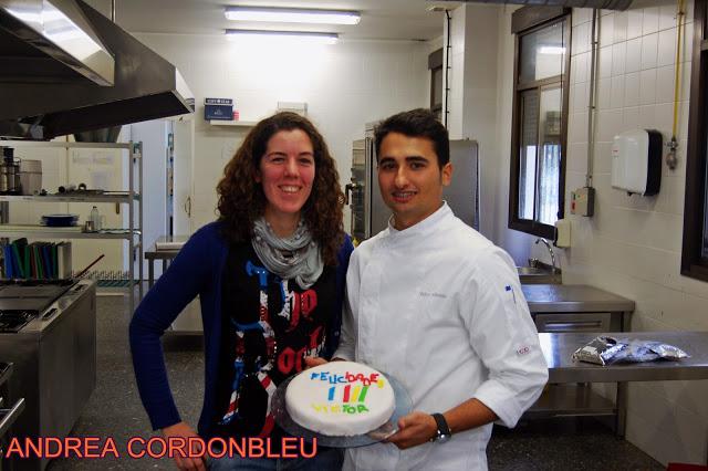 FINGER - FOOD: CROMESQUI DE CASTAÑA Y MAKI SUSHI DE LANGOSTINOS EN ENSALADA. ALTA COCINA.