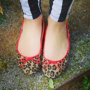 NEW INSTAGRAM: @throughmycloset