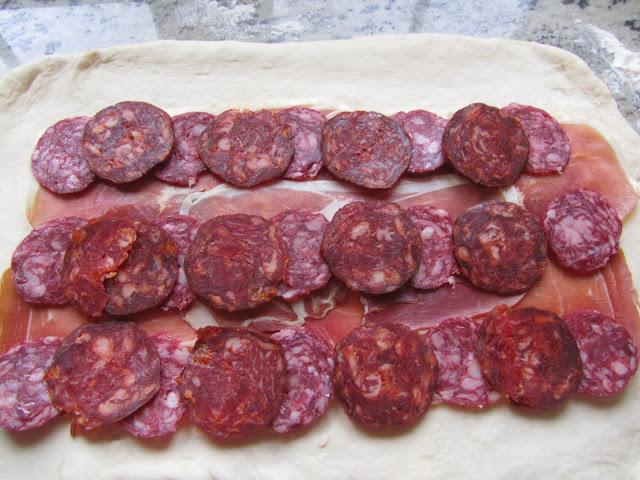 Pan relleno de ibéricos