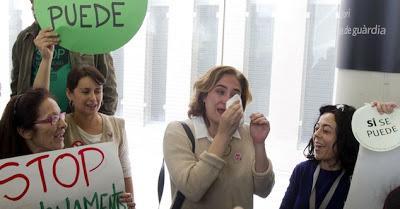 Cuando las protestas llegan hasta la puerta de los políticos.