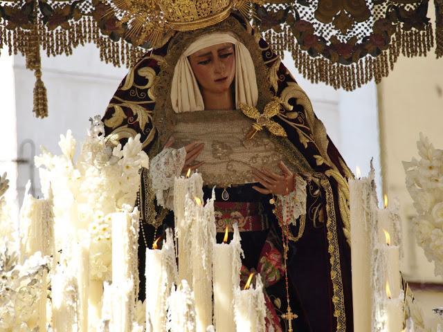 El traslado de la Virgen de las Angustias.