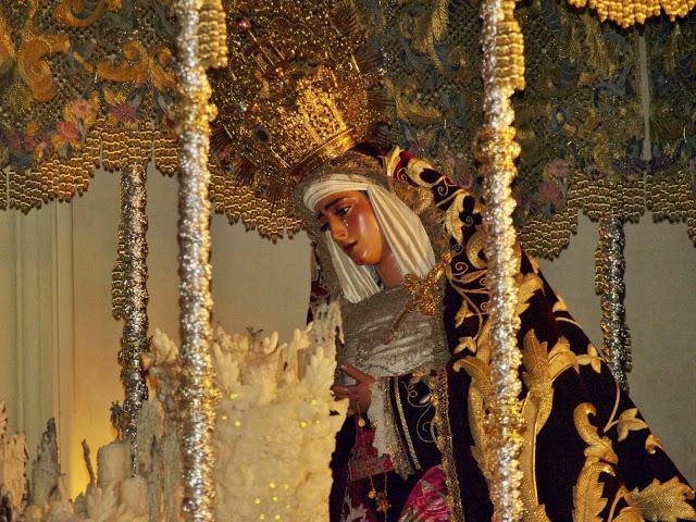 El traslado de la Virgen de las Angustias.