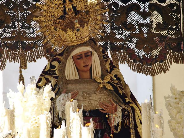 El traslado de la Virgen de las Angustias.