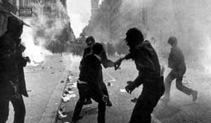 Francia, mayo del 68; España, abril del 2.013.