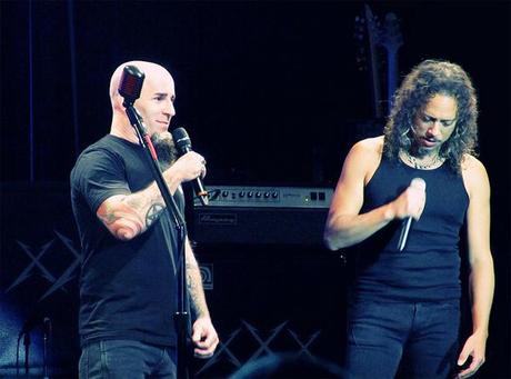 Anthrax y Kirk Hammet (Metallica) juntos en el escenario