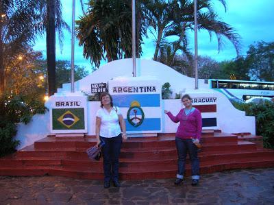 Hito de las tres fronteras, Puerto de Iguazú, Argentina, vuelta al mundo, round the world, La vuelta al mundo de Asun y Ricardo