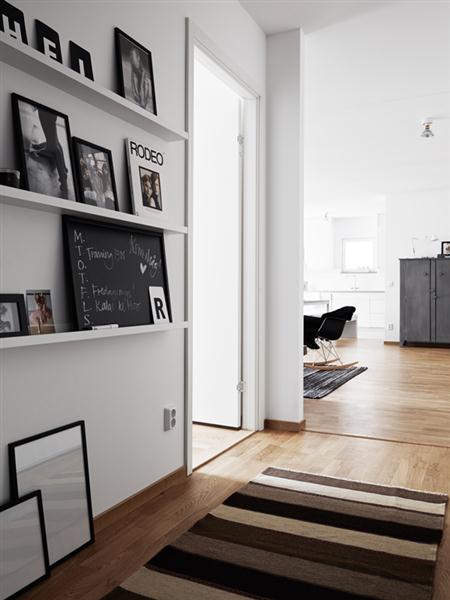 silla trip trap niños Puro minimalismo nórdico muebles de diseño estilo nórdico distribución diáfana decoración minimalista decoración blanco negro gris cocina moderna cocina blanca blog decoración nórdica 