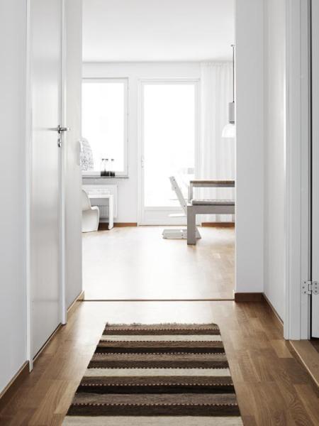 silla trip trap niños Puro minimalismo nórdico muebles de diseño estilo nórdico distribución diáfana decoración minimalista decoración blanco negro gris cocina moderna cocina blanca blog decoración nórdica 