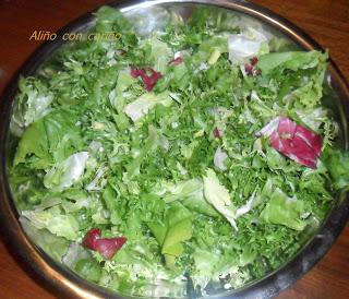 ENSALADA DE AHUMADOS CON QUESO Y NUECES