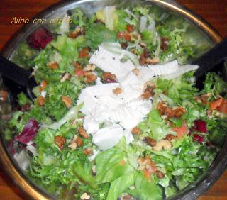 ENSALADA DE AHUMADOS CON QUESO Y NUECES