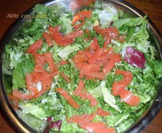 ENSALADA DE AHUMADOS CON QUESO Y NUECES