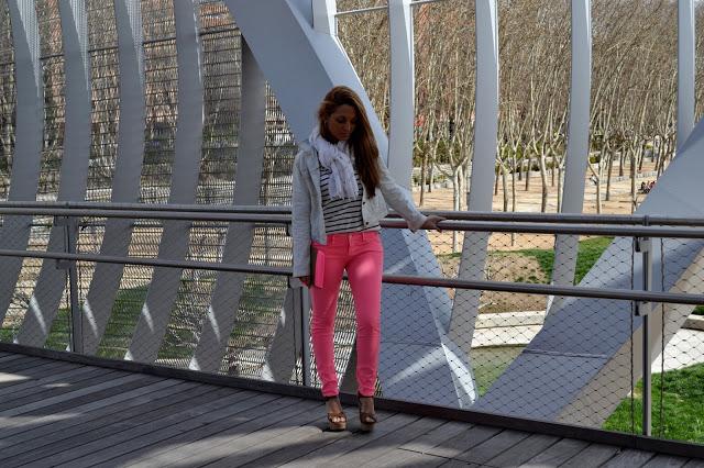 NEON PINKBuenos días!!! Que tal habéis pasado la Semana S...