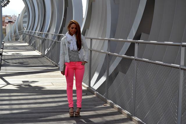 NEON PINKBuenos días!!! Que tal habéis pasado la Semana S...