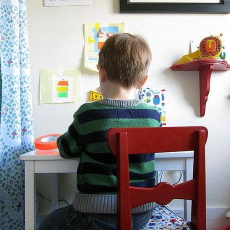 FLOTANDO EN LA NOVENA NUBE. RINCÓN DE LECTURA FLOTANDO EN LA NOVENA NUBE. RINCÓN DE LECTURA