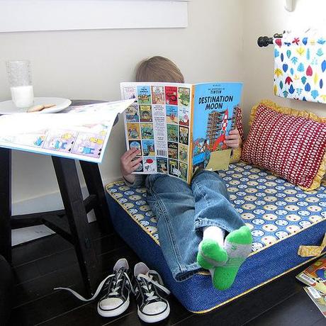 FLOTANDO EN LA NOVENA NUBE. RINCÓN DE LECTURA FLOTANDO EN LA NOVENA NUBE. RINCÓN DE LECTURA