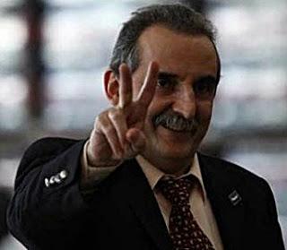 Justito¡ dijo Cañete.