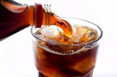 El consumo de gaseosas aumenta el riesgo de cáncer de próstata