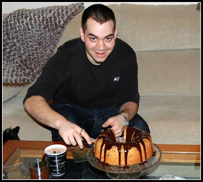 Bundt Bourbon con chip de chocolate y nueces… y una tarde de merienda