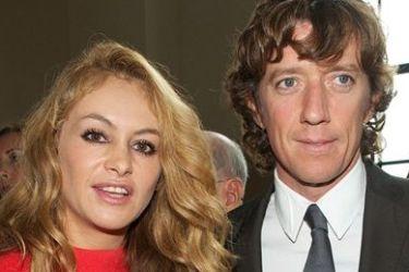Paulina Rubio paga su primera mesada a Colate