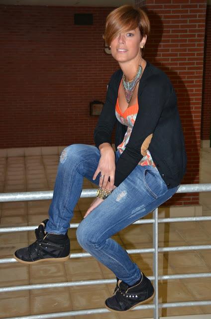 CRUCES EN TUS MANOS..