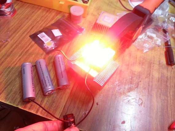 Cómo construir tu propia linterna LED casera de alta potencia