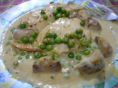 Pechuguitas de pollo con champignos y arvejas