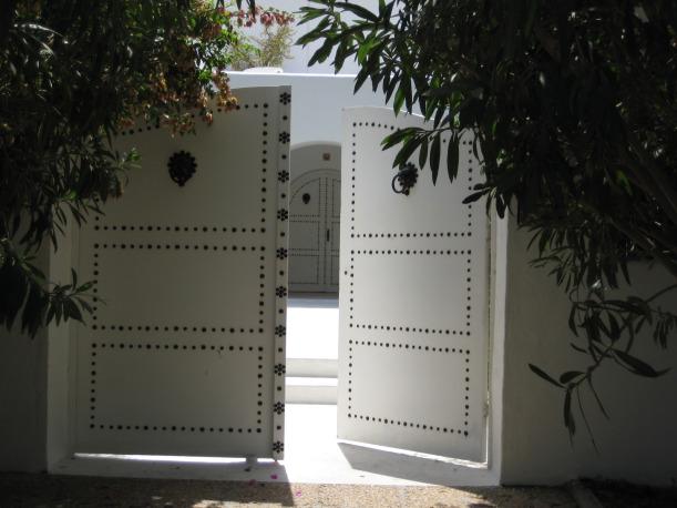 Una de las pocas puertas blancas en SIDI BOU SAID (TÚNEZ )@2009 Jose Ferrer